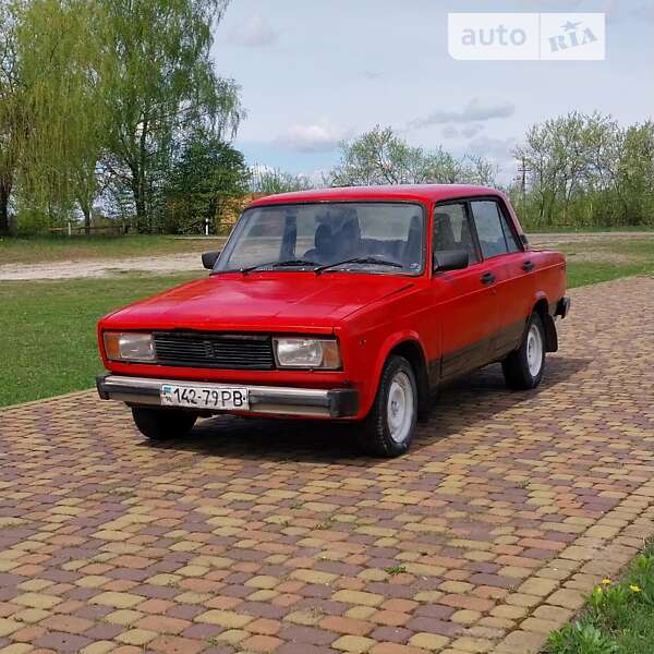 Седан ВАЗ / Lada 2105 1990 в Дубровице