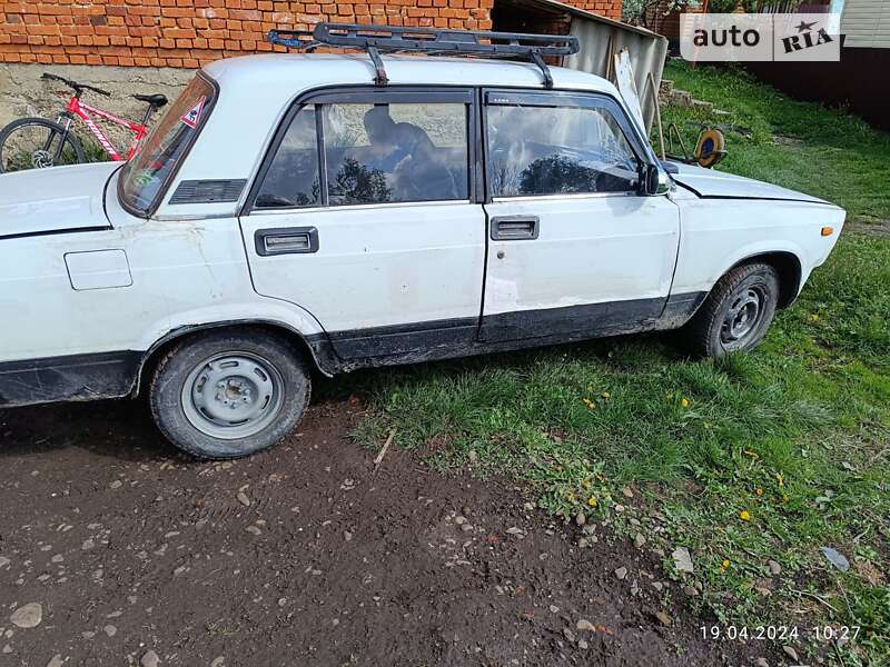 Седан ВАЗ / Lada 2105 1984 в Ивано-Франковске