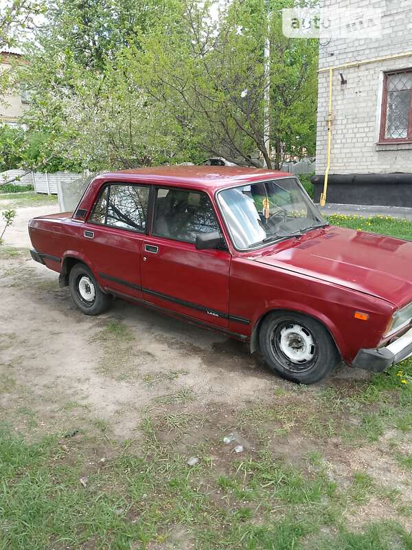 Седан ВАЗ / Lada 2105 1980 в Харькове