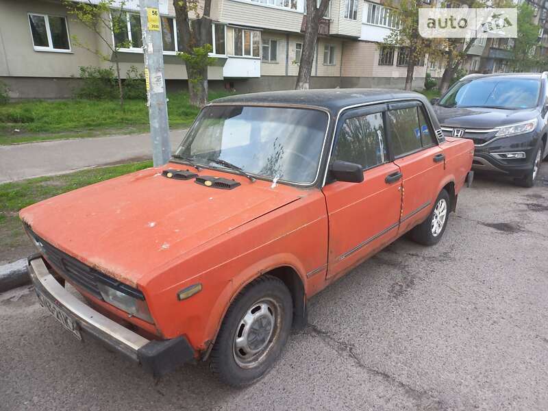 Седан ВАЗ / Lada 2105 1982 в Киеве