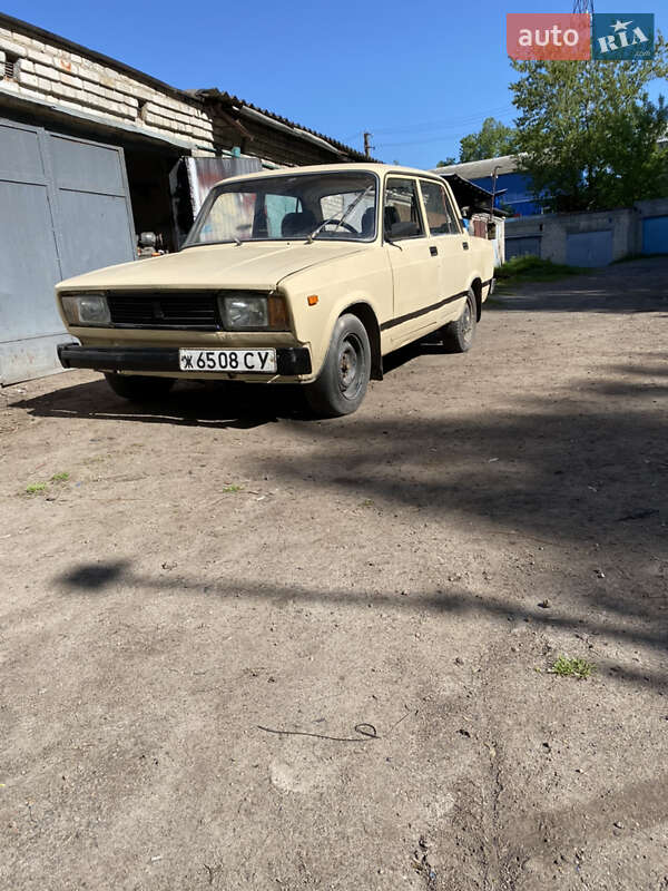 Седан ВАЗ / Lada 2105 1990 в Кролевце