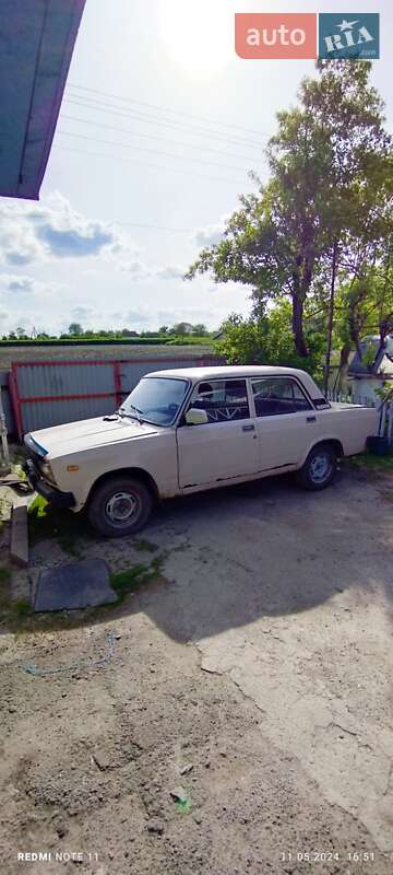 Седан ВАЗ / Lada 2105 1982 в Лысянке
