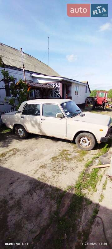 Седан ВАЗ / Lada 2105 1982 в Лысянке
