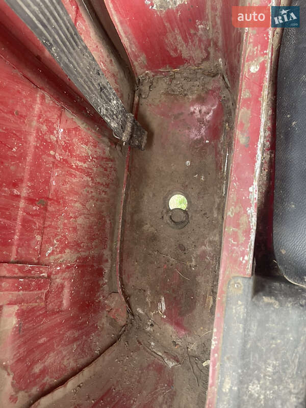 Седан ВАЗ / Lada 2105 1989 в Ольшанке фото 8 Седан ВАЗ / Lada 2105 1989 в Ольшанке