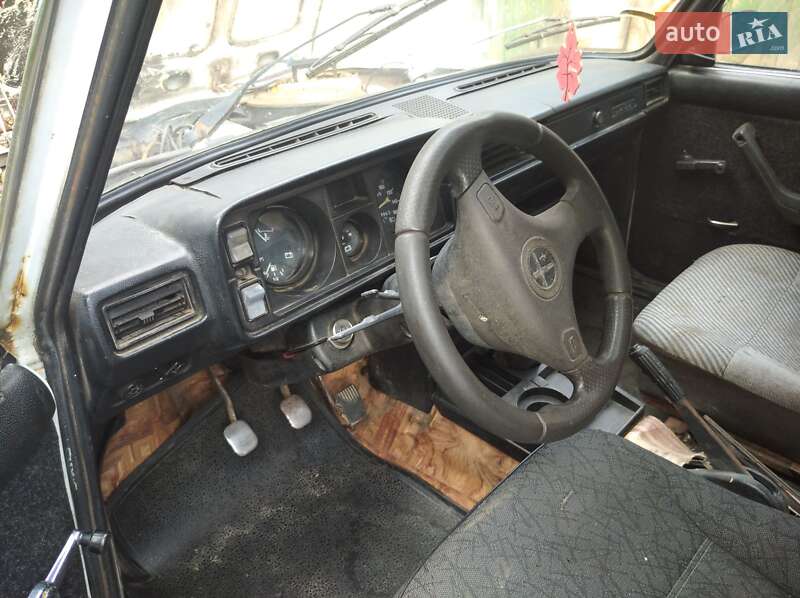 Седан ВАЗ / Lada 2105 1990 в Калуше