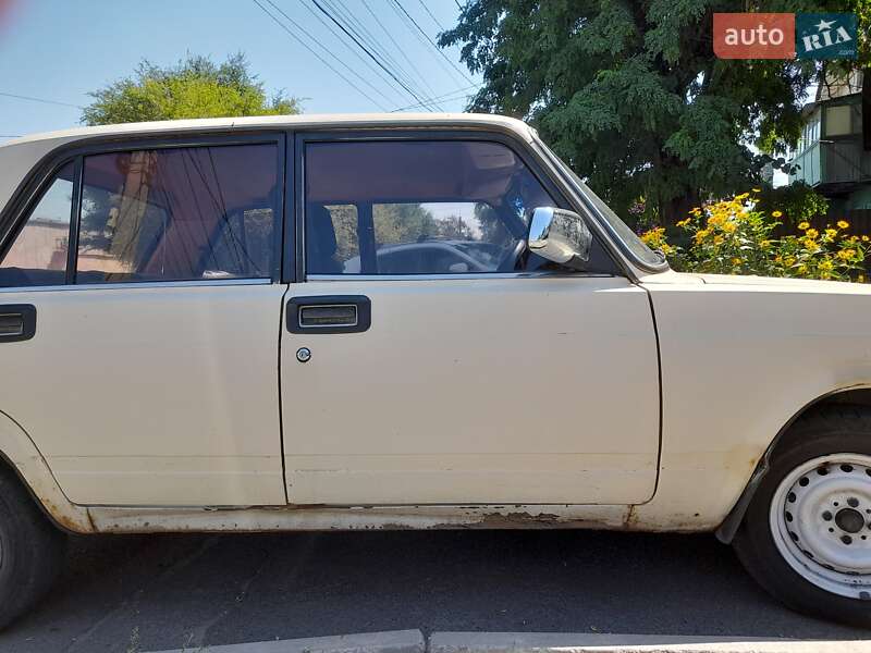 Седан ВАЗ / Lada 2105 1987 в Днепре