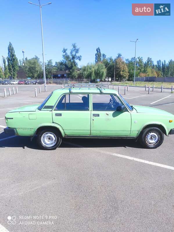 Седан ВАЗ / Lada 2105 1982 в Кривом Роге