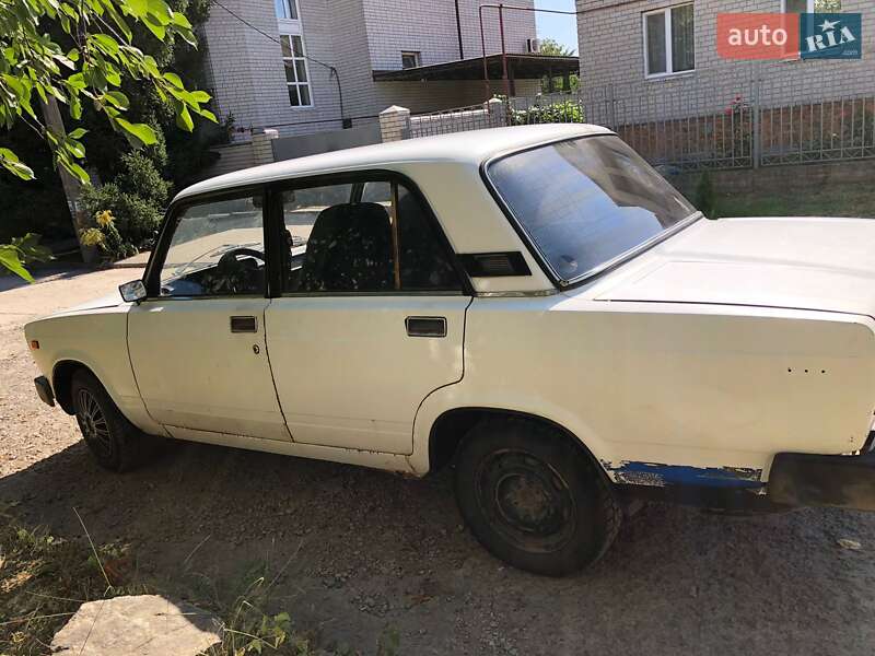 Седан ВАЗ / Lada 2105 1990 в Днепре