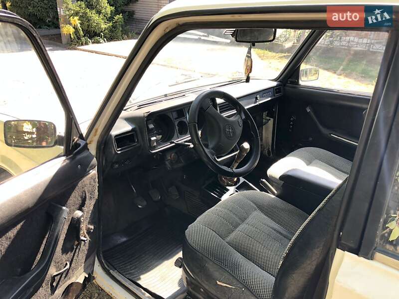 Седан ВАЗ / Lada 2105 1990 в Днепре