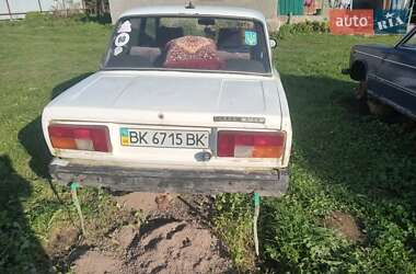 Седан ВАЗ / Lada 2105 1983 в Журавному