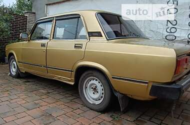 Седан ВАЗ / Lada 2105 1983 в Киеве