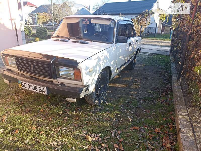 Седан ВАЗ / Lada 2105 1993 в Долине