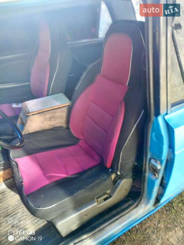 Седан ВАЗ / Lada 2105 1983 в Благовещенском фото 6 Седан ВАЗ / Lada 2105 1983 в Благовещенском