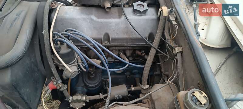 Седан ВАЗ / Lada 2105 1983 в Змиеве фото 3 Седан ВАЗ / Lada 2105 1983 в Змиеве