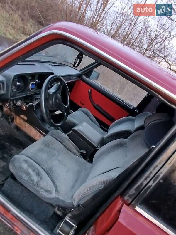 Седан ВАЗ / Lada 2105 1982 в Александрие фото 2 Седан ВАЗ / Lada 2105 1982 в Александрие