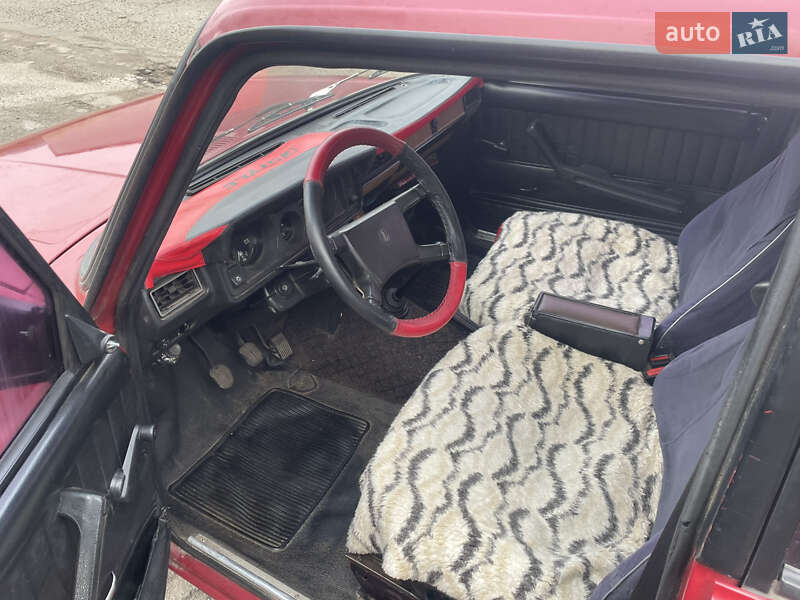 Седан ВАЗ / Lada 2105 1994 в Полтаве