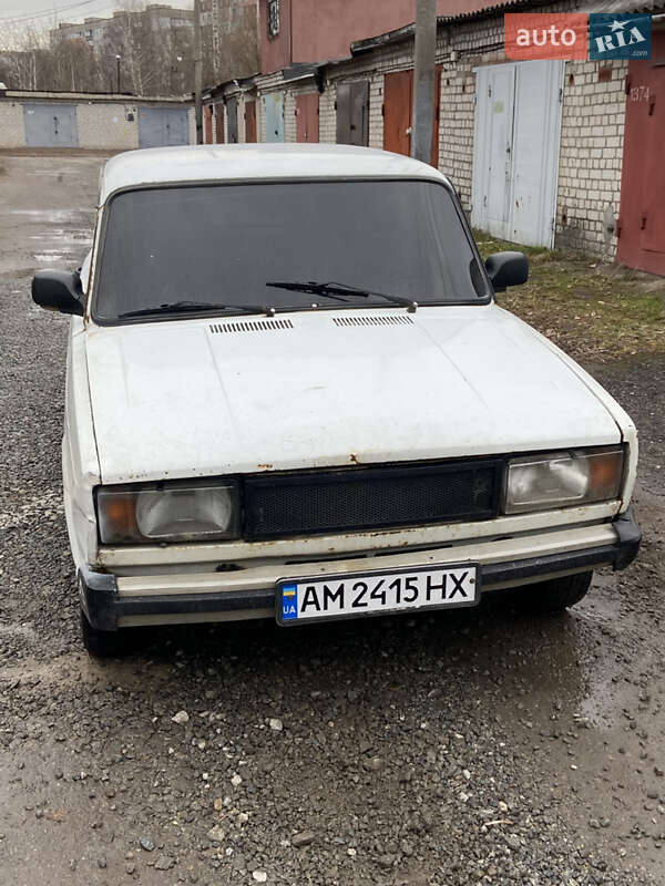 Седан ВАЗ / Lada 2105 1990 в Житомире