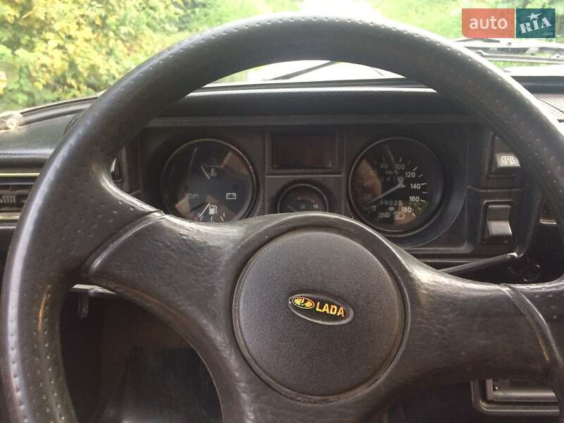 Седан ВАЗ / Lada 2105 1985 в Днепре