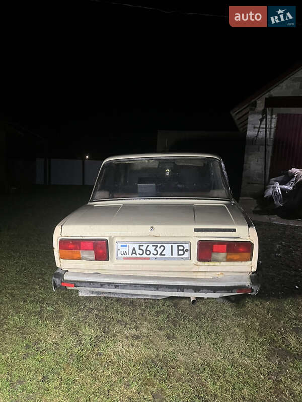 Седан ВАЗ / Lada 2105 1986 в Городенці