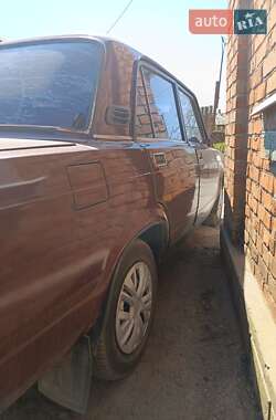 Седан ВАЗ / Lada 2105 2000 в Первомайске