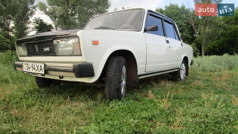 Седан ВАЗ / Lada 2105 1992 в Сахновщині