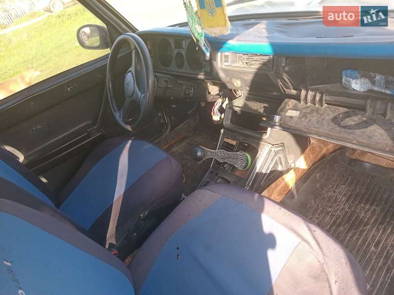 Седан ВАЗ / Lada 2105 1983 в Журавному