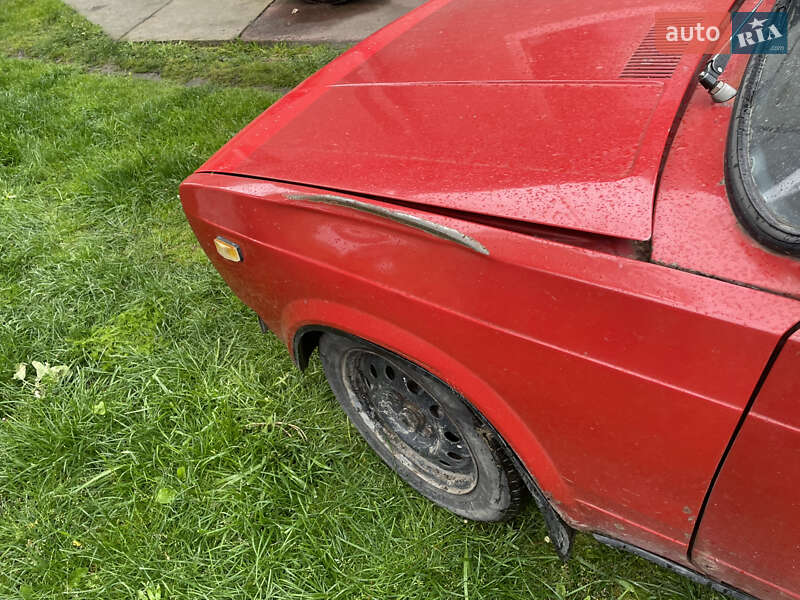 Седан ВАЗ / Lada 2105 1983 в Городку