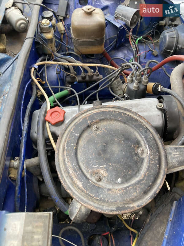 Седан ВАЗ / Lada 2105 1983 в Черновцах