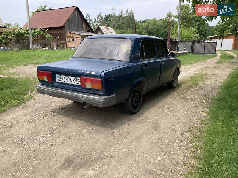Седан ВАЗ / Lada 2105 1983 в Черновцах