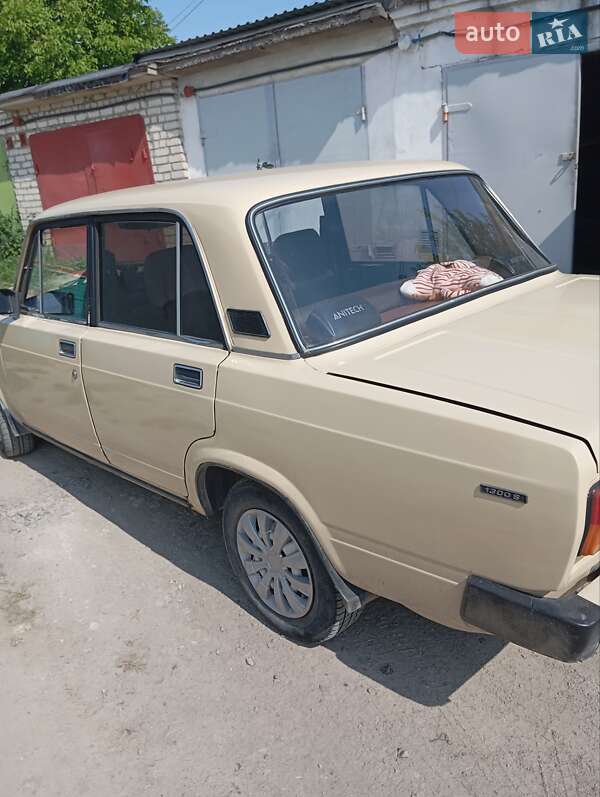 Седан ВАЗ / Lada 2105 1981 в Львове