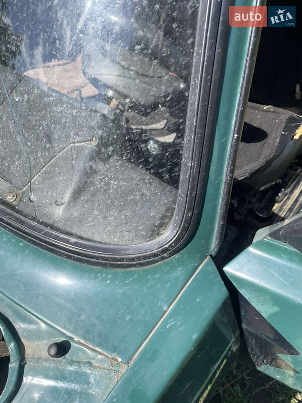 Седан ВАЗ / Lada 2105 2004 в Черновцах