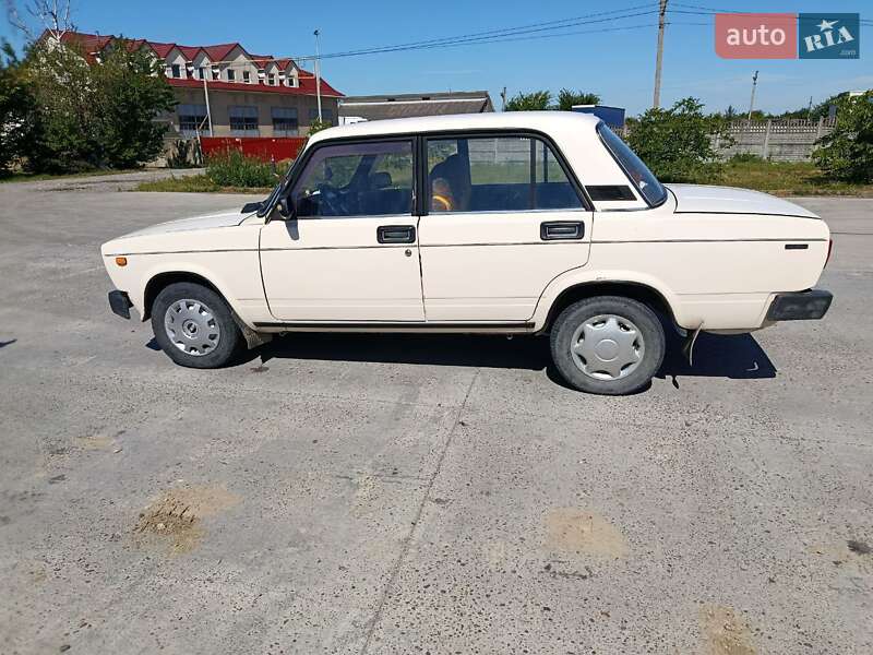 Седан ВАЗ / Lada 2105 1996 в Хотине