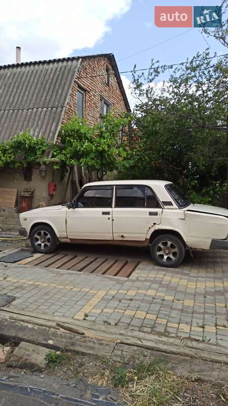 Седан ВАЗ / Lada 2105 1987 в Одессе