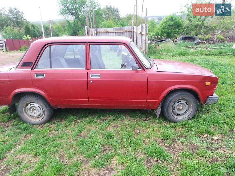 Седан ВАЗ / Lada 2105 1985 в Умани
