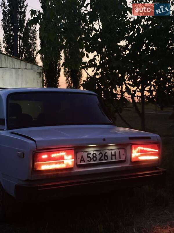 Седан ВАЗ / Lada 2105 1992 в Николаеве