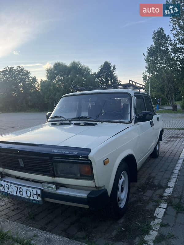 Седан ВАЗ / Lada 2105 1984 в Львове