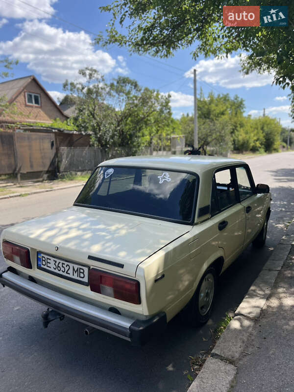 Седан ВАЗ / Lada 2105 1990 в Первомайске