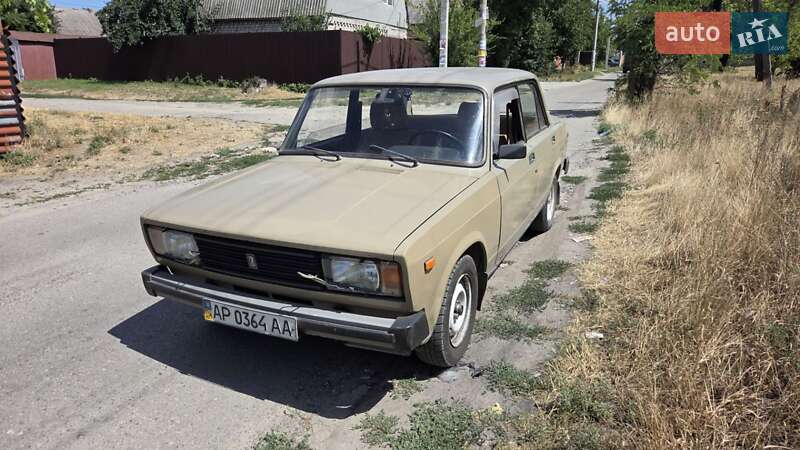Седан ВАЗ 2105 1987 в  фото Седан ВАЗ 2105 1987 в