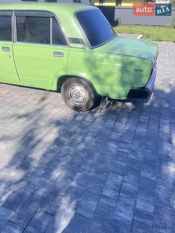 Седан ВАЗ / Lada 2105 1982 в Бродах