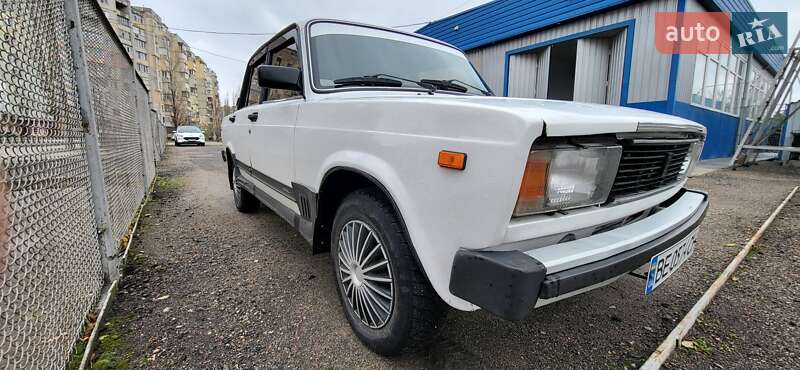 Седан ВАЗ / Lada 2105 2001 в Николаеве