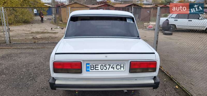 Седан ВАЗ / Lada 2105 2001 в Николаеве