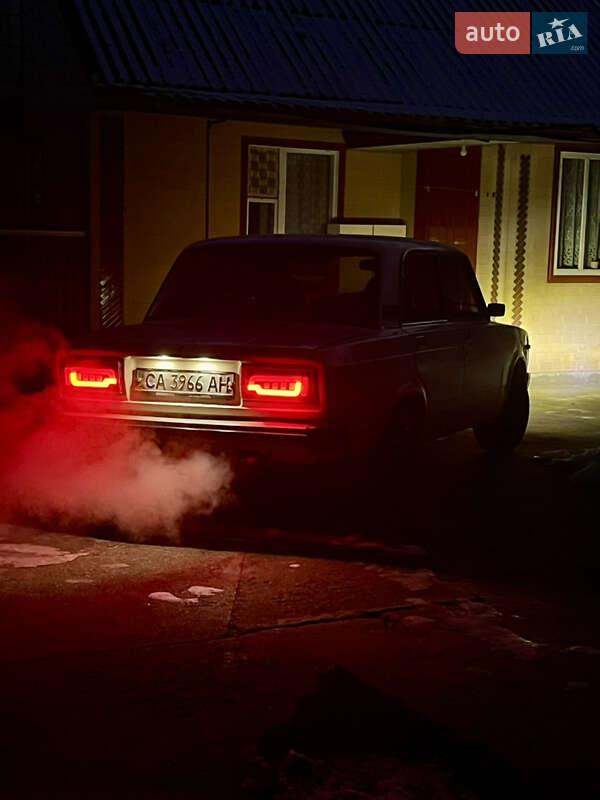 Седан ВАЗ / Lada 2105 1990 в Черкассах