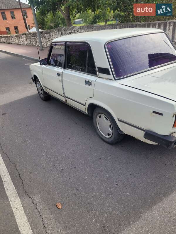 Седан ВАЗ / Lada 2105 1994 в Могилев-Подольске