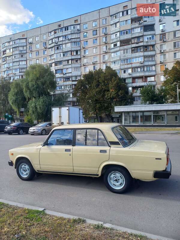 Седан ВАЗ / Lada 2105 1987 в Харькове