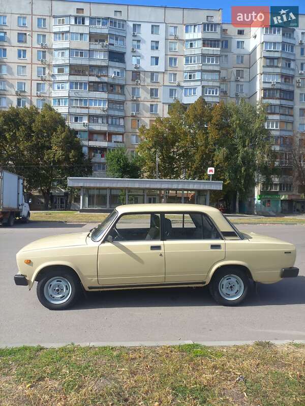 Седан ВАЗ / Lada 2105 1987 в Харькове