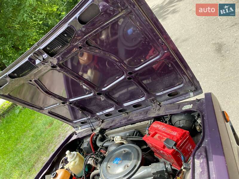 Седан ВАЗ / Lada 2105 2000 в Ильинцах