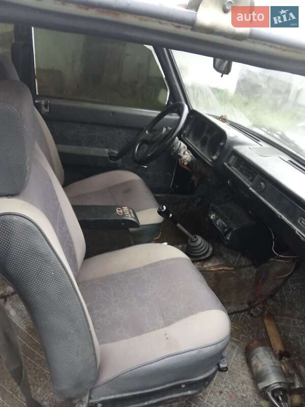 Седан ВАЗ / Lada 2105 1984 в Тульчине фото 13 Седан ВАЗ / Lada 2105 1984 в Тульчине