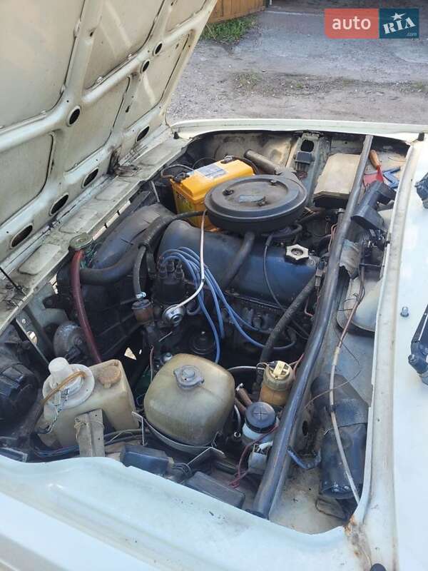 Седан ВАЗ / Lada 2105 1984 в Каменском фото 5 Седан ВАЗ / Lada 2105 1984 в Каменском