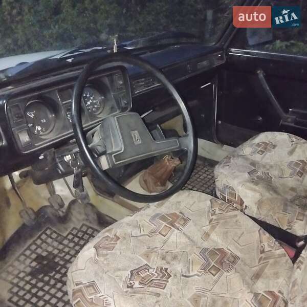 Седан ВАЗ / Lada 2105 1990 в Каменском