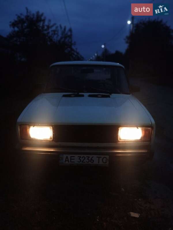 Седан ВАЗ / Lada 2105 1990 в Каменском